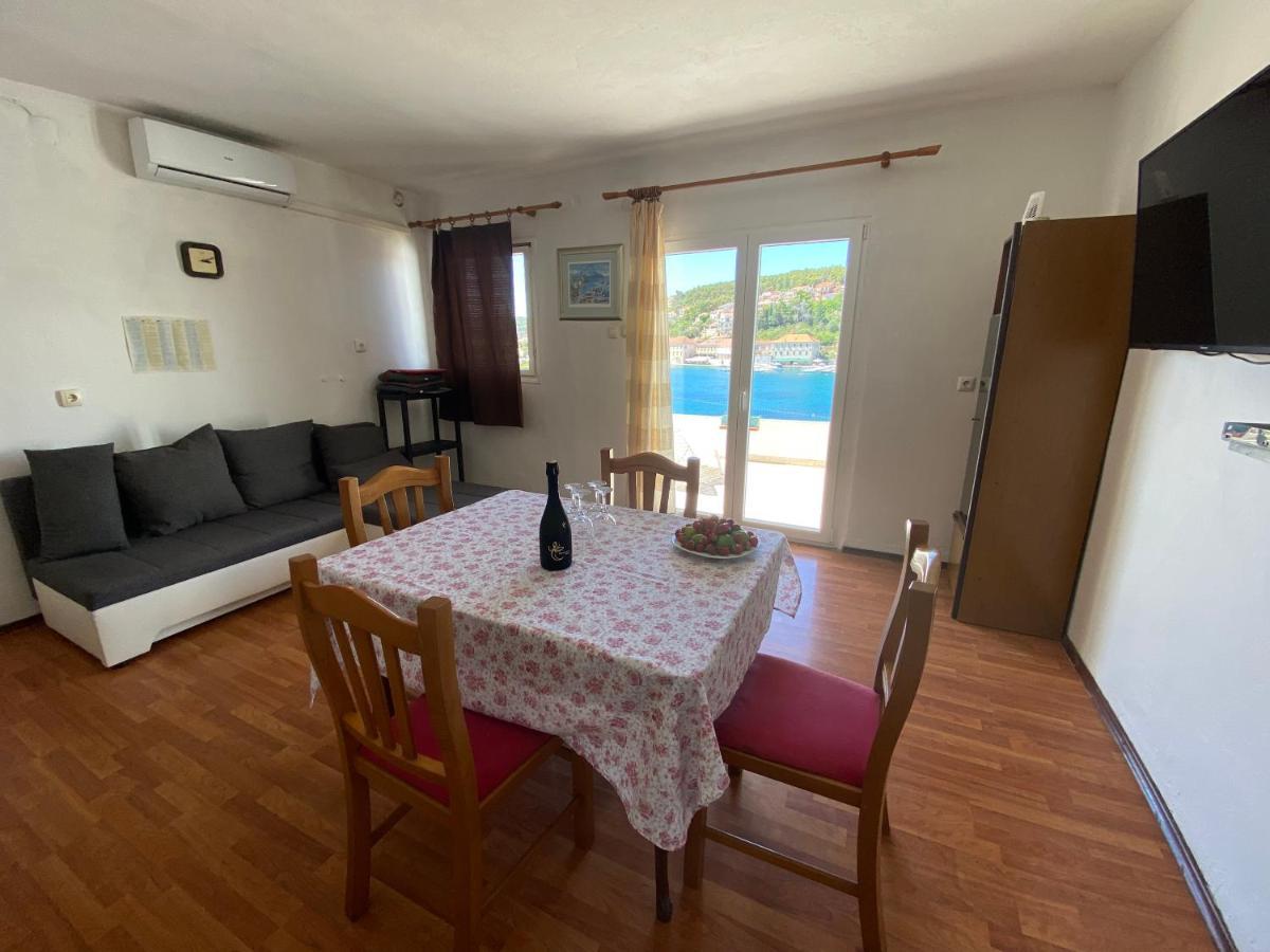 Apartments Peronja Jelsa Seafront Eksteriør billede