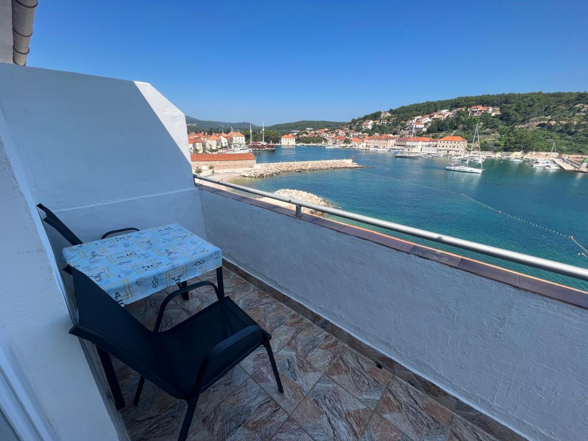 Apartments Peronja Jelsa Seafront Eksteriør billede
