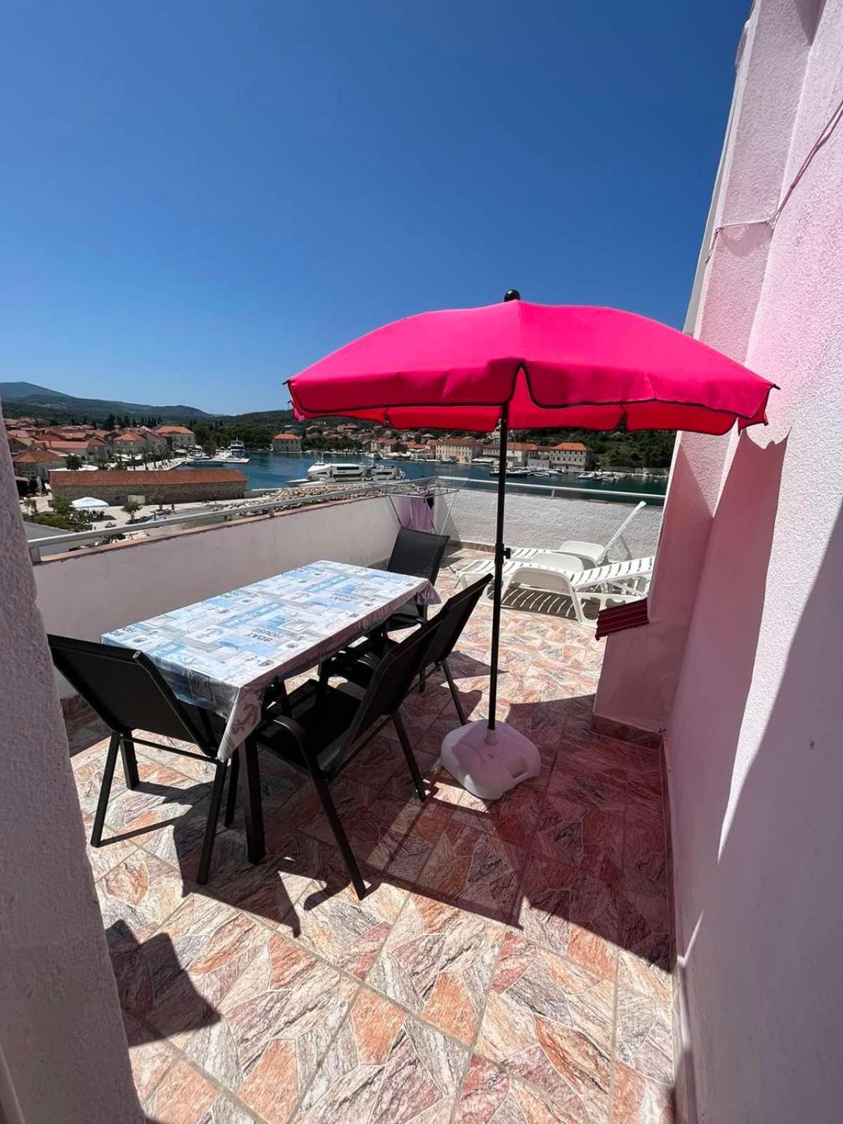 Apartments Peronja Jelsa Seafront Eksteriør billede