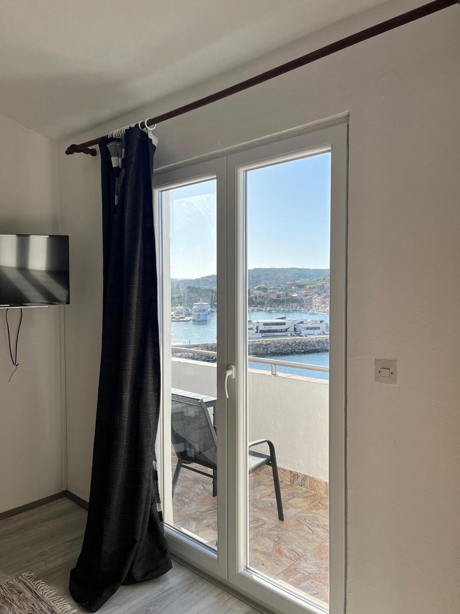 Apartments Peronja Jelsa Seafront Eksteriør billede