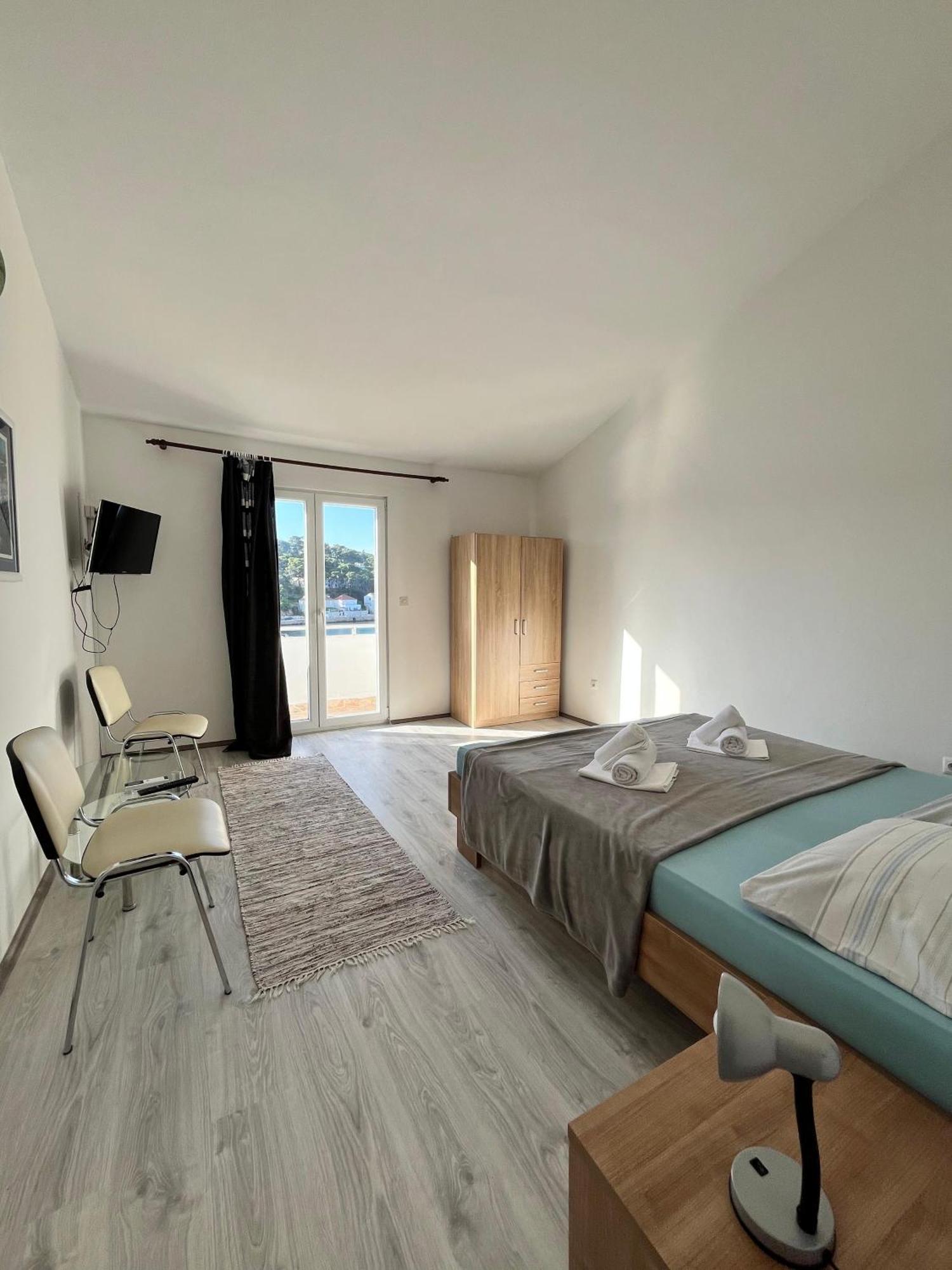 Apartments Peronja Jelsa Seafront Eksteriør billede