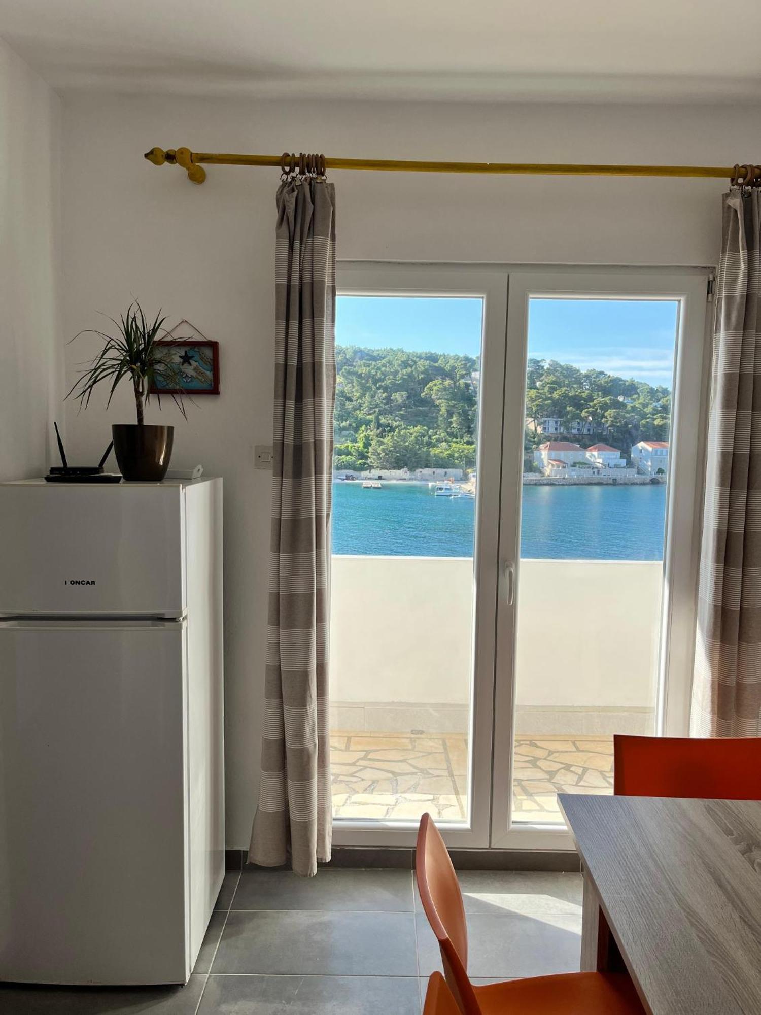 Apartments Peronja Jelsa Seafront Eksteriør billede